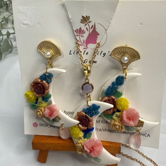 Colorful Floral Moon Earrings - Picture 5 of 8